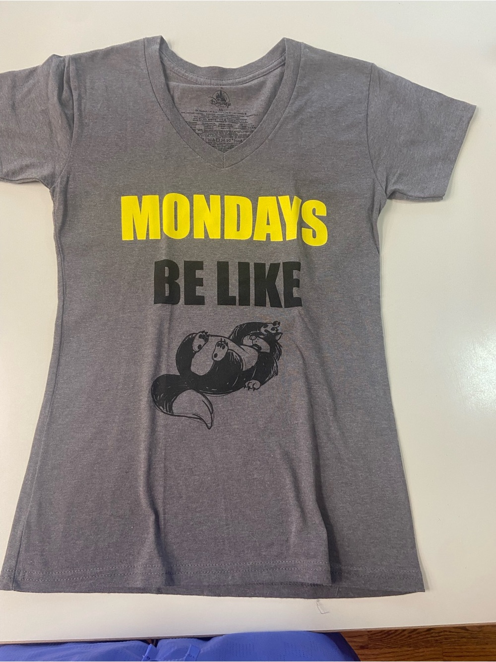 Disney "Mondays Be Like" Funny Gray Cat Character T Shirt never worn women sz XS